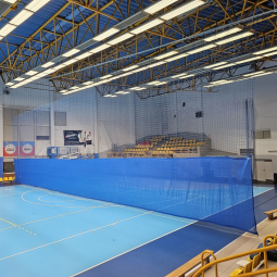 Stumdomųjų užuolaidų su elektrine pavara tvirtinimo konstrukcija