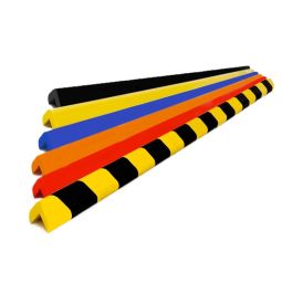 Kampų apsaugos buferis. Forma L. Matmenys 1000 mm, 30x30 mm.