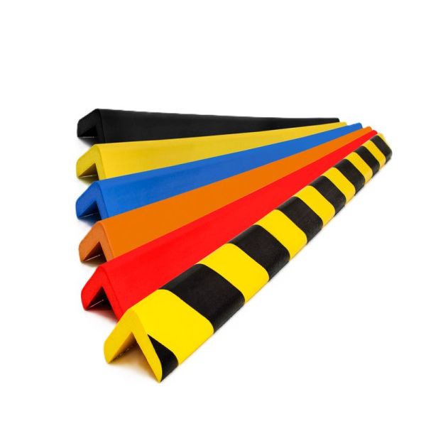 Kampų apsaugos buferis. Forma L. Matmenys 1000 mm, 50x50 mm.