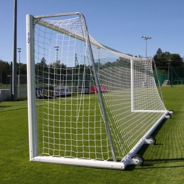 Futbolo vartai 7,32 x 2,44 m mobilūs su ratukais, aliuminis, ovalus profilis 120 x 100 mm, gylis 80/200 cm
