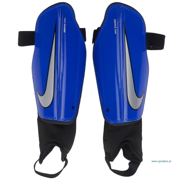 "Nike Charge" futbolo kamuolio apsauga, mėlyna (XL dydis) "Nike Charge" futbolo kamuolio apsauga, mėlyna (XL dydis)